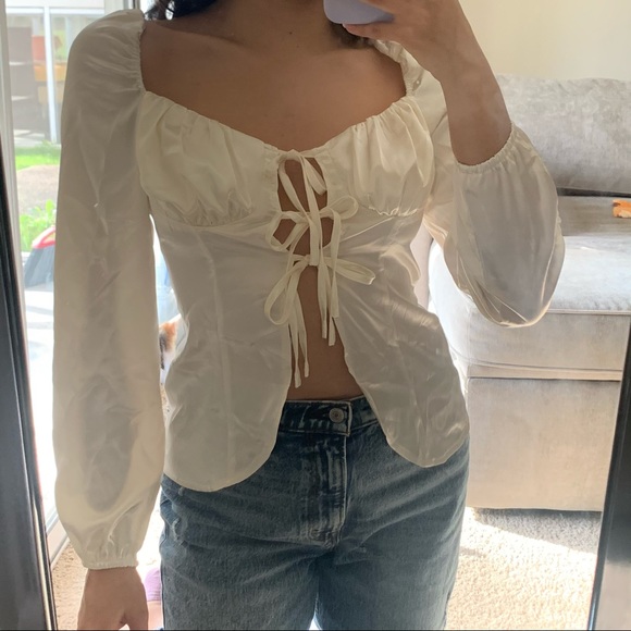 SHEIN PEASANT TOP - Picture 2 of 4